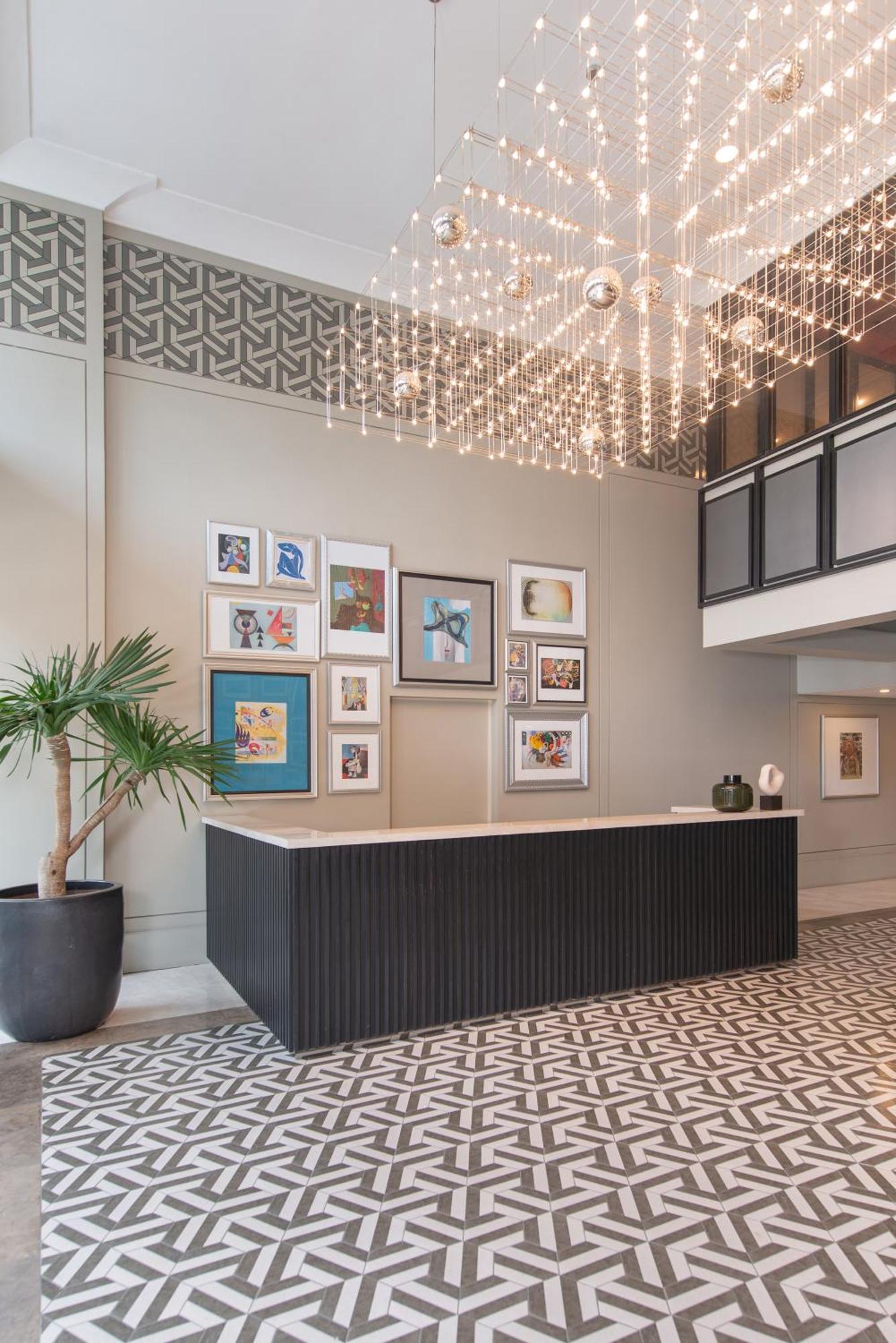 The Suites At Torre Lorenzo Malate - Managed By The Ascott Limited Manille Extérieur photo